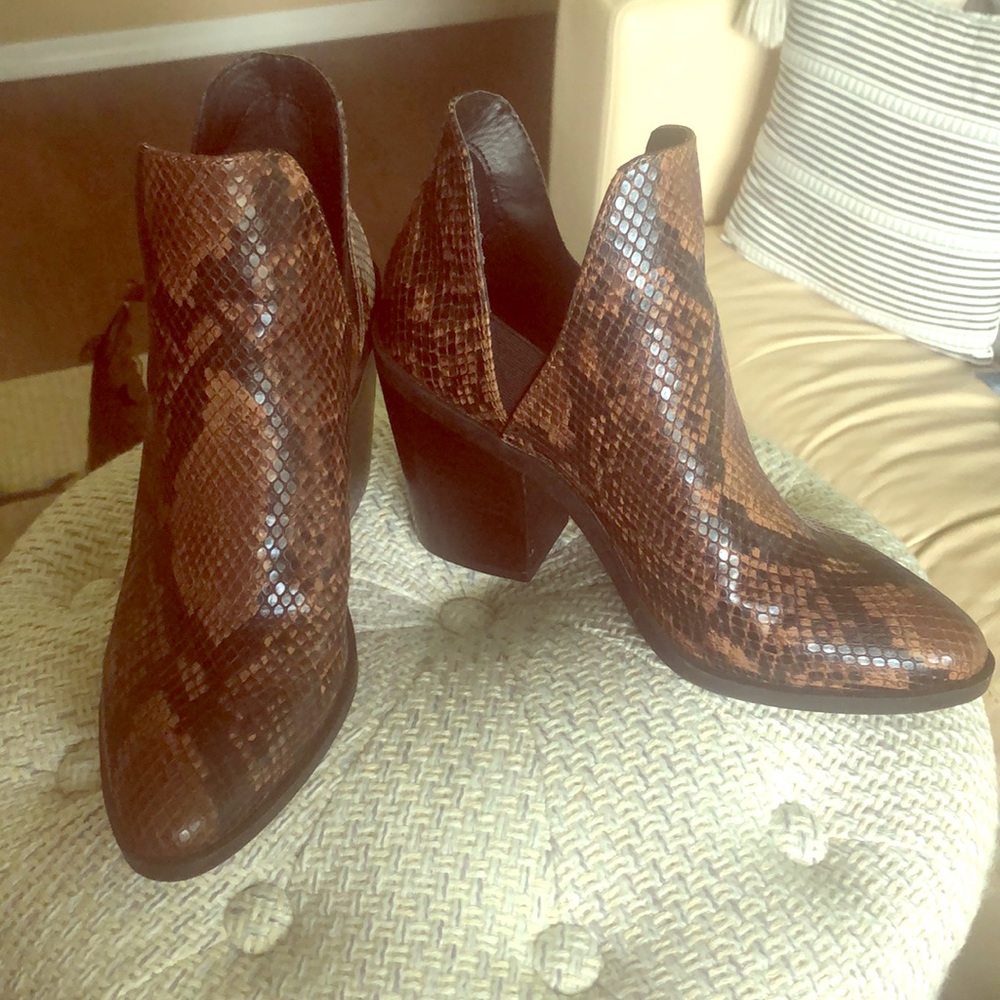 Snakeskin heeled Steve Madden Boots